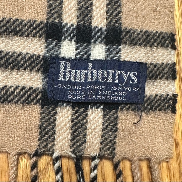 VINTAGE BURBERRY SCARF - Picture 3 of 5